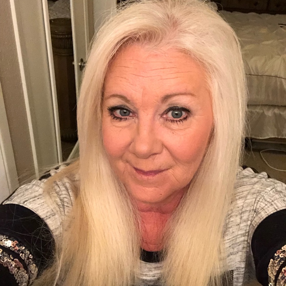 Meet your Posher, Deborah